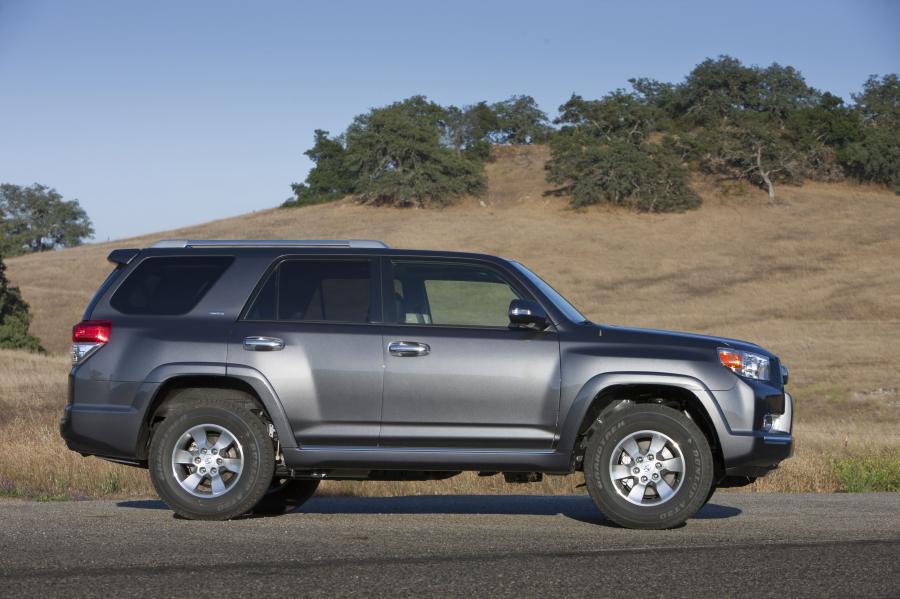  Toyota 4Runner 2010 года  (фото 66 из 84)